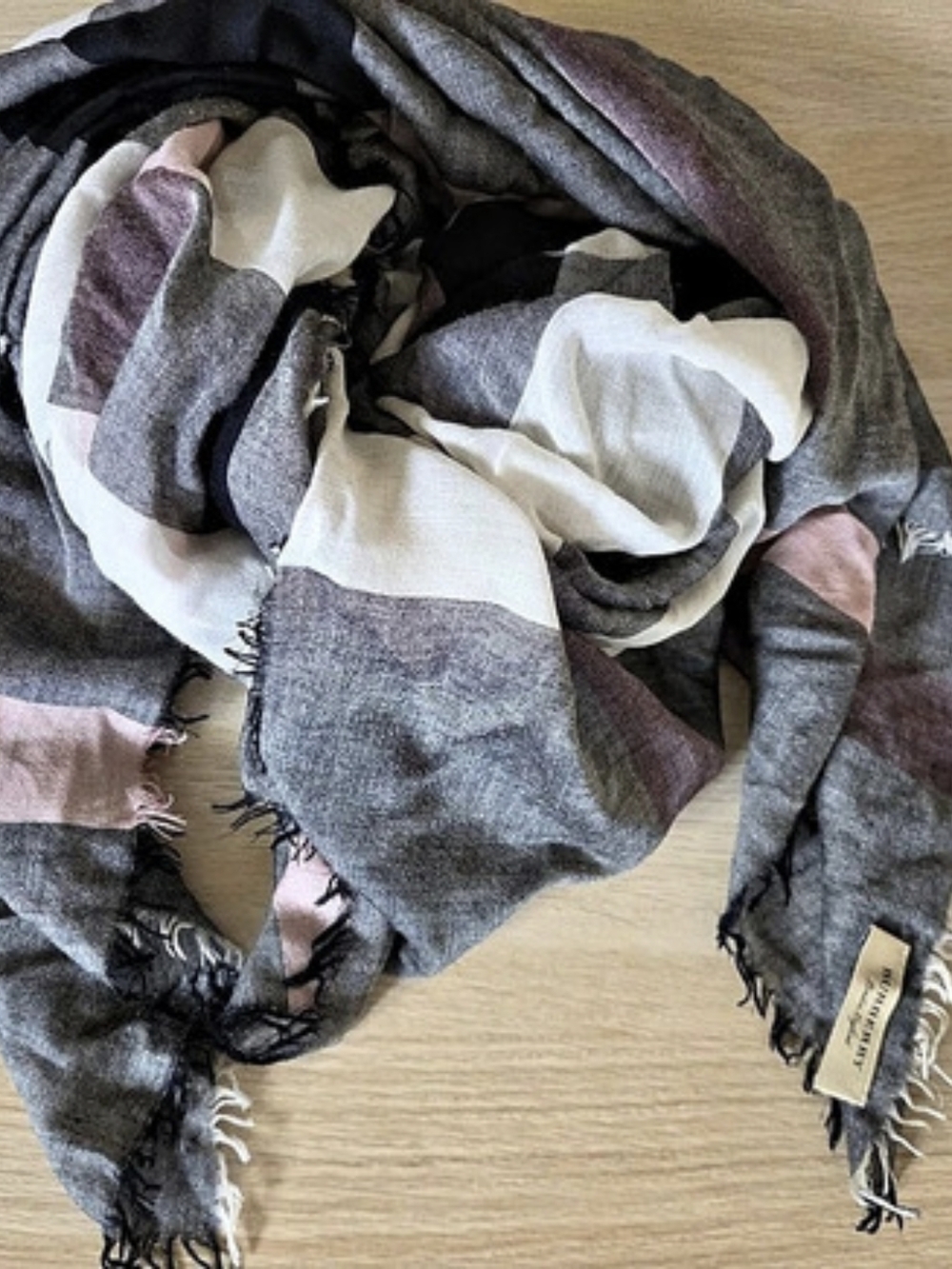Burberry Check Gauze Scarf Gray & Pink
